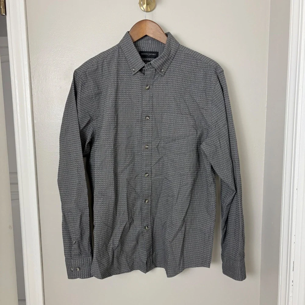 Banana Republic Button Down Shirt Mens M Grey Untucked Fit Micro Grid Pattern